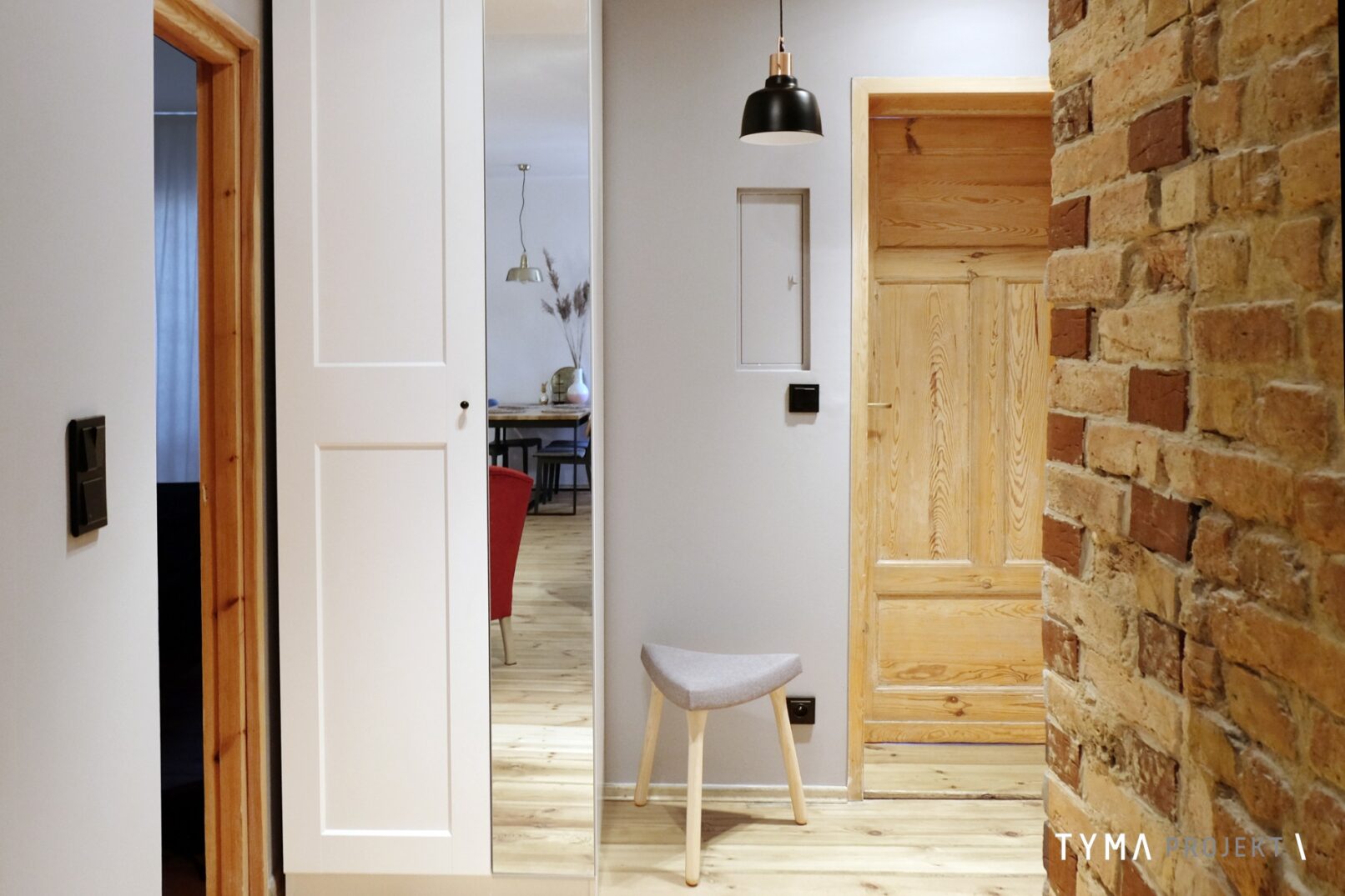 Eklektyczny kamieniczny hol.