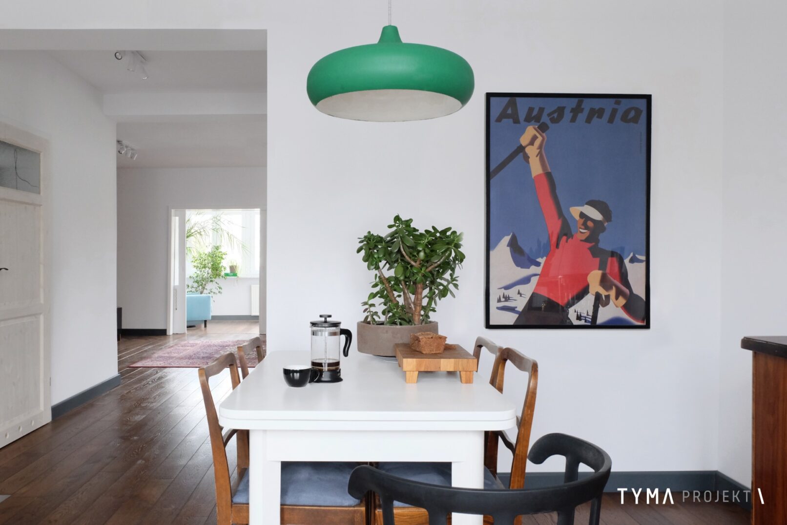 Przestrzeń po wyburzeniach. Miedzy jadalnią a salonem.