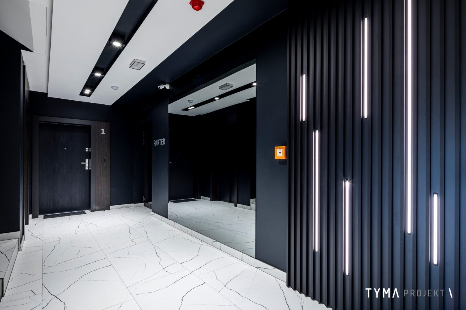 Villa \ Apartamenty Grunwald \ Hol przy windzie