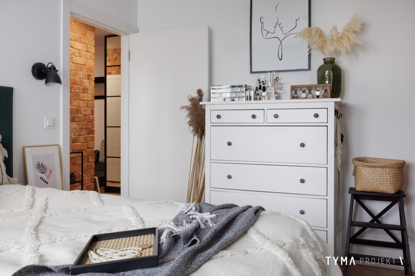 Sypialnia z elementami boho.