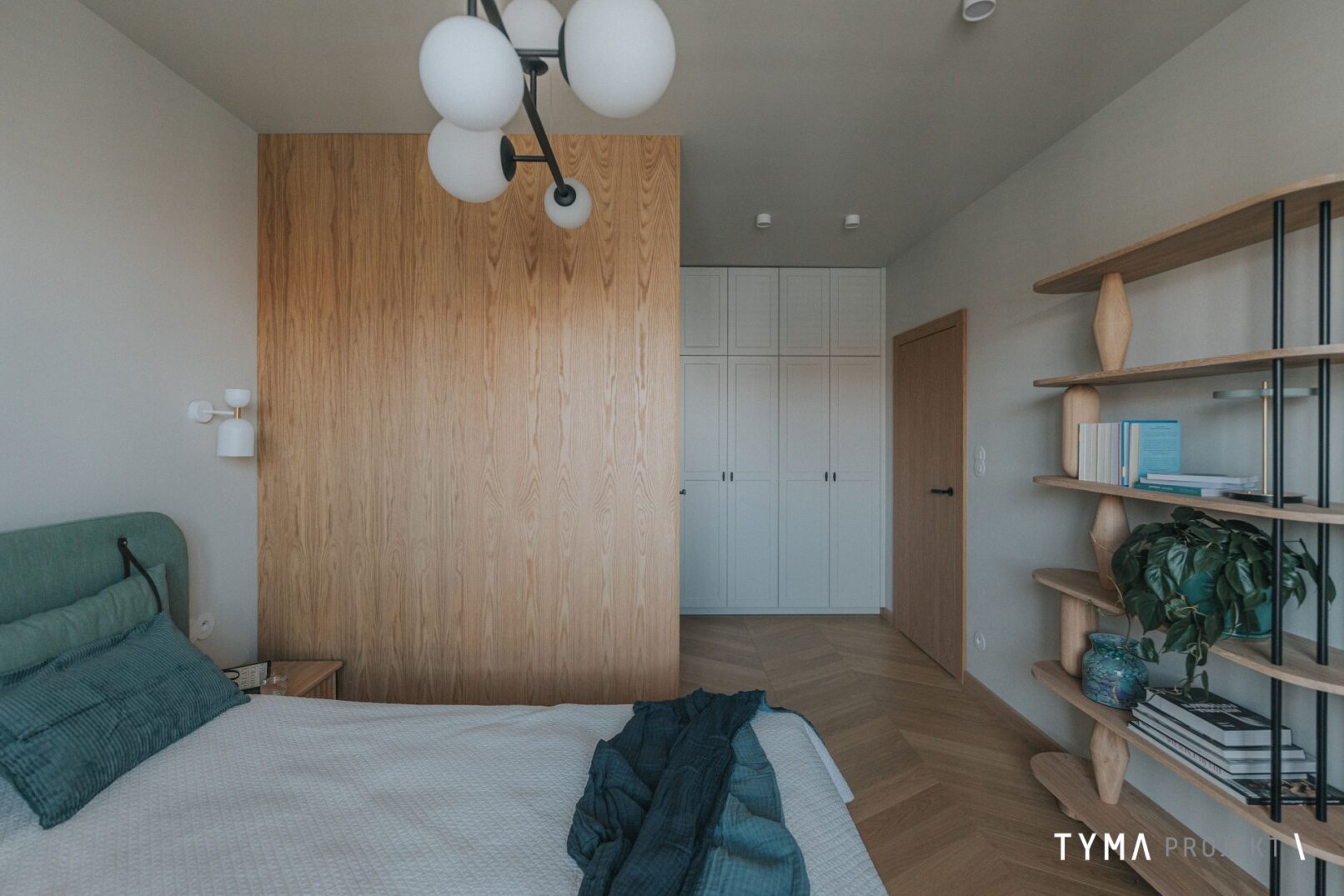 Sypialnia z regałem Tamo Vazoo