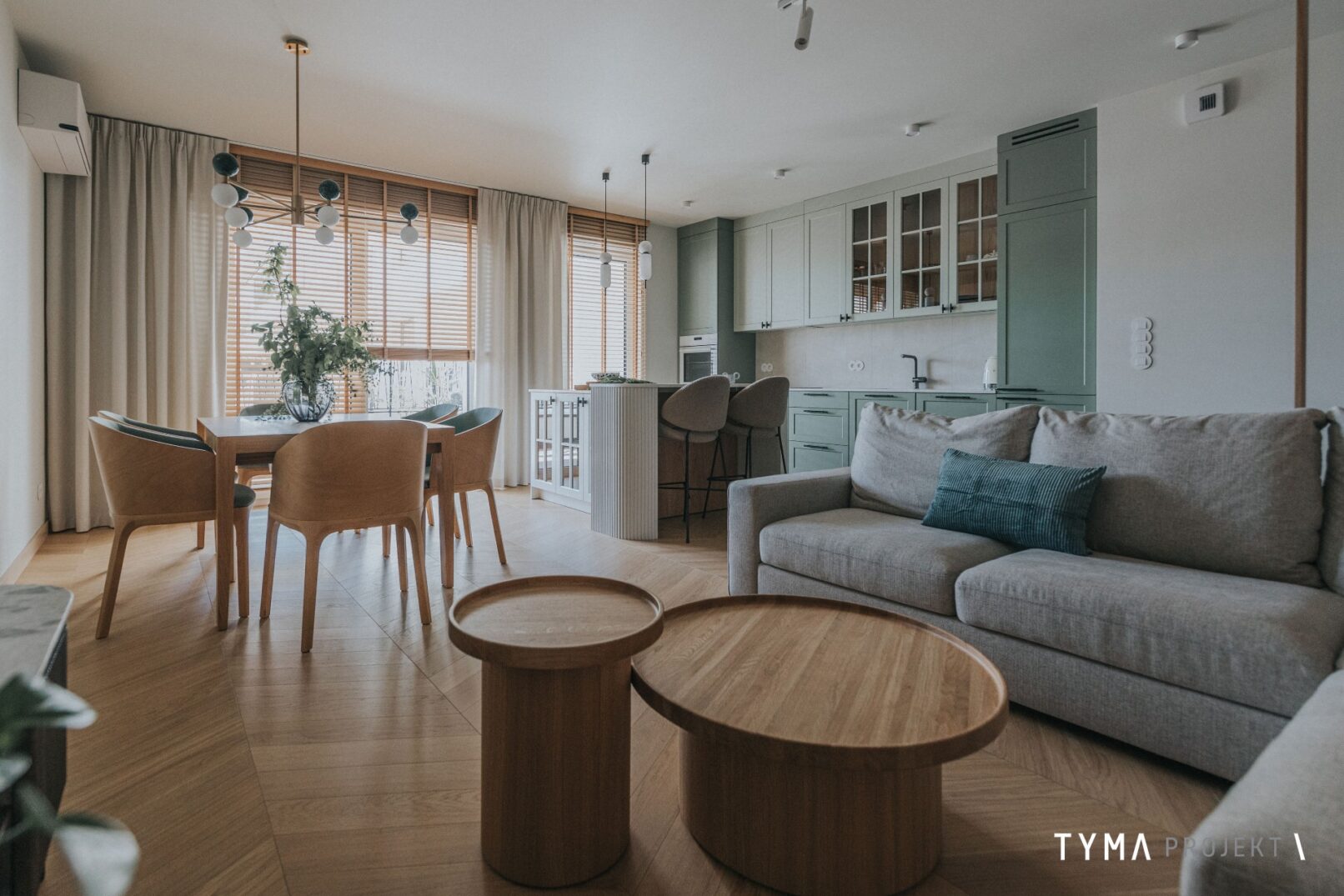 Jadalnia z krzesłami od IWC