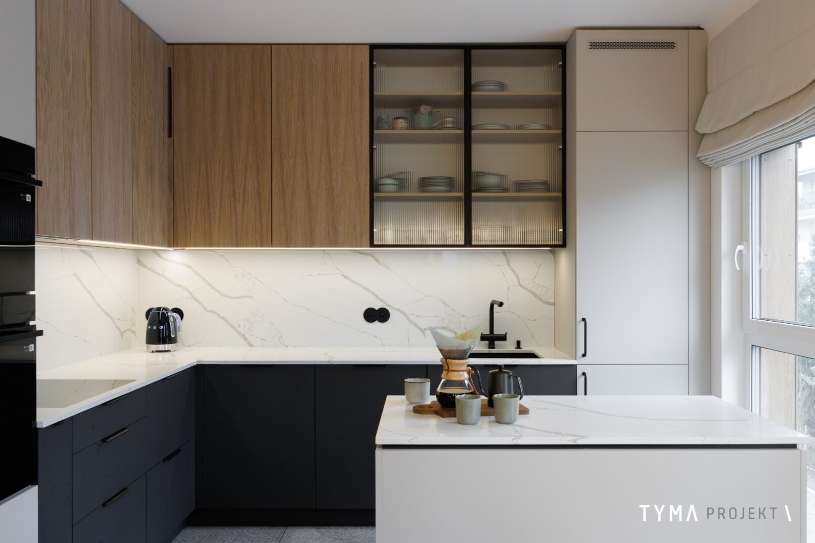 Witryna w kuchni ze szkłem ornamentowym flutes.